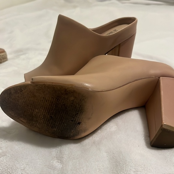 Leather heeled sandals from Bleecker and Bond - Picture 4 of 4